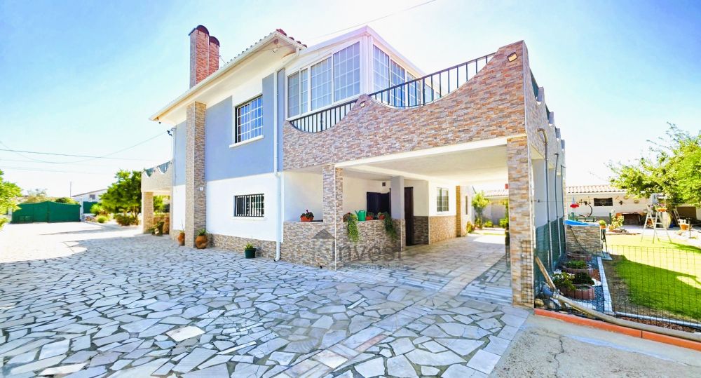 Quinta com Moradia T8,Casa T2, Piscina Aquecida - Salvaterra de Magos
